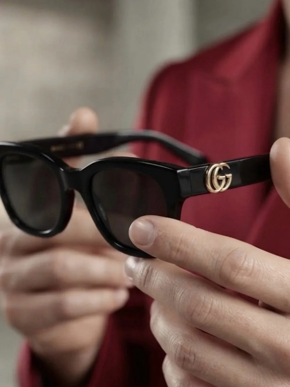 Gucci Unisex Sunglasses Logo Accent